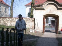 /album/fotogalerie-dobrovolna-akce-jarni-uklid-kolem-svarovskeho-kostela-sv-lukase/brigada-21-3-2015-kostel-svarov-022-jpg1/